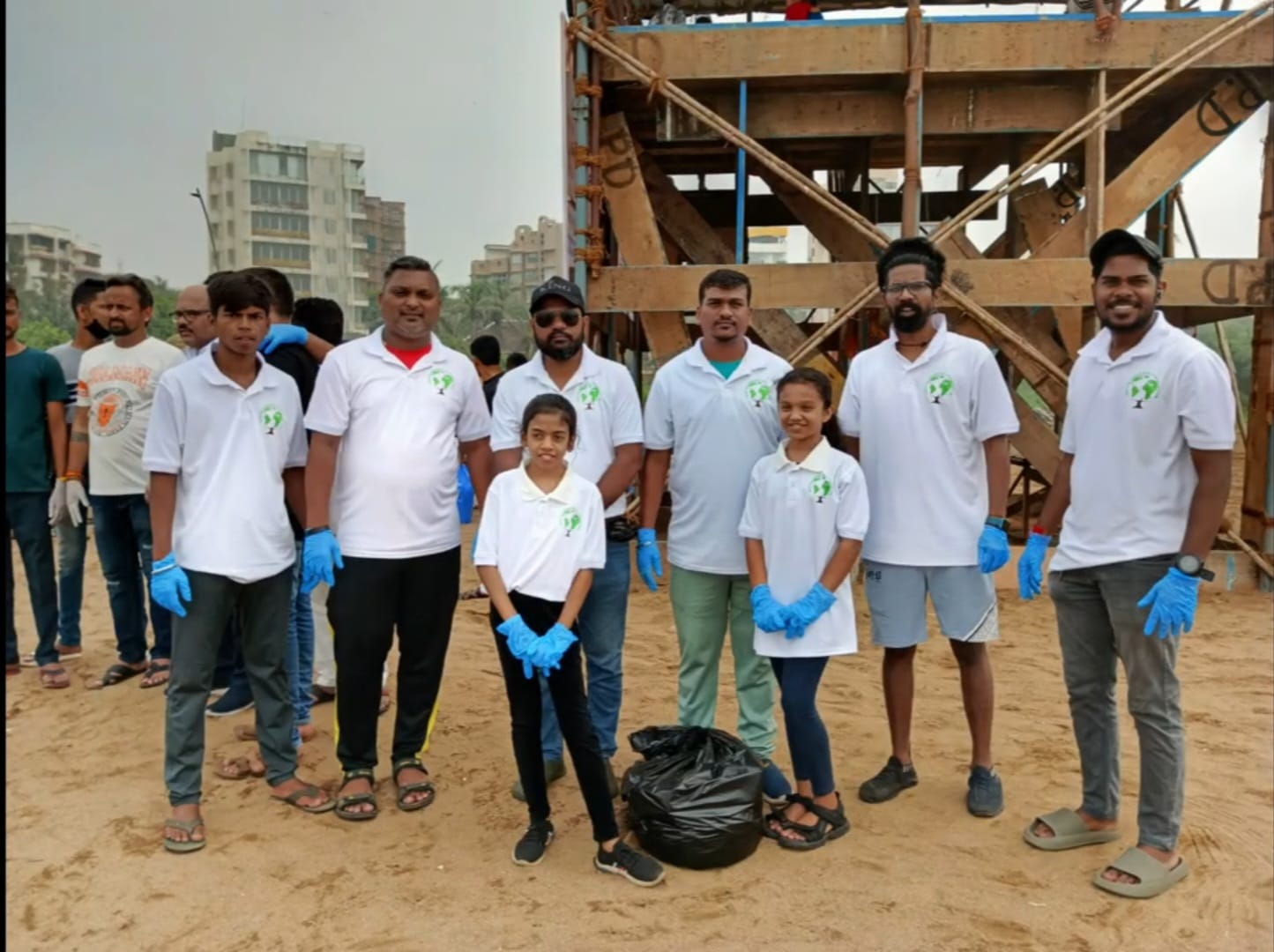 Green Universe Foundation volunteers at a beach cleaning drive
